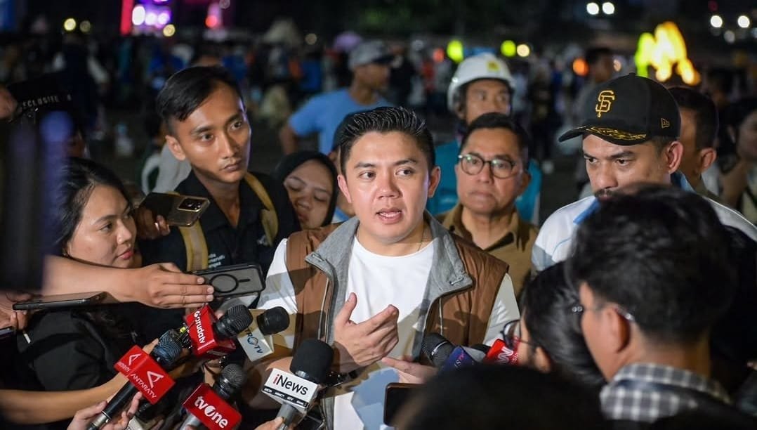 Antusiasme Masyarakat Tinggi, Seskab Teddy Sebut Bazar Rakyat Di Monas Dihadiri 200 Ribu Orang